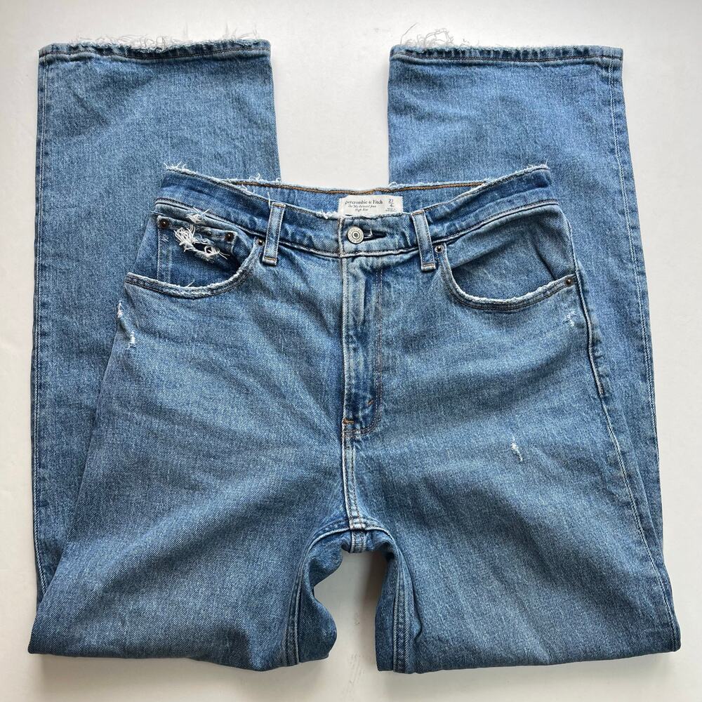 Abercrombie & Fitch The '90s Relaxed High Rise Jean 27 Short